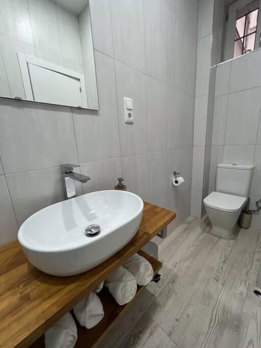 Redondilla Apartment มาดริด ภายนอก รูปภาพ